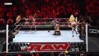 WWE Raw 05/23/11 - 8 Diva Tag Team Match