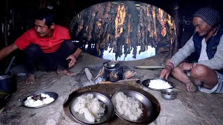 JK is cooking buff dry mean & rice in their buffalo shed || Himalayan Nepal ||