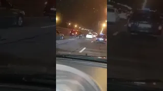 Видео с места ДТП в Киеве на Южном мосту, где бмв летал по отбойникам...