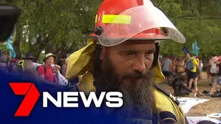 Firefighter blames government for Australia’s bushfire crisis | 7NEWS