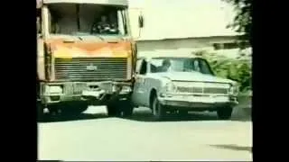 Стервятники на дорогах (1990) - car chase scene #2