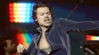 Harry Styles SURPRISES Fans with Cover of What Makes You Beautiful at Jingle Bell Ball