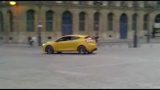 Megane 3 RS drift in Paris