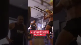 McGregor working on his kicks 👀 (via tidlsport/TT)