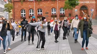 Szczecinek zatańczył „Jerusalema”. Afrykański hit na placu Wolności!