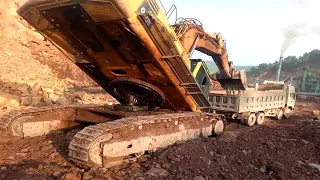 Idiots in Heavy Equipment Operator Fails_WISE Fails Compilation_Biggest Excavator Fails & Win Skills