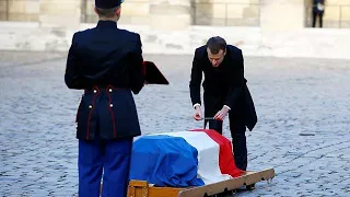 L'hommage lyrique de Macron à Jean D'Ormesson