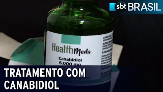 Brasileiros entram na justiça para ter direito a tratamento com canabidiol | SBT Brasil (30/08/22)