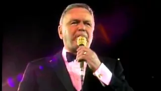 The Lady Is A Tramp - Frank Sinatra | Concert Collection