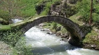 ΠΟΝΤΟΣ - Της τρίχας το γεφύριν - (ΜΕ ΣΤΙΧΟΥΣ)