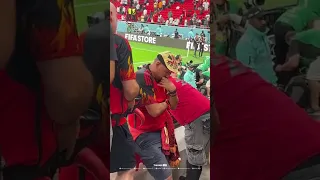 Un supporter belge a pleuré après l'élimination de l'équipe nationale belge au premier tour
