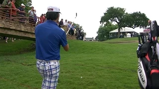 Kevin Na manufactures a great approach on No. 18 at Crowne Plaza