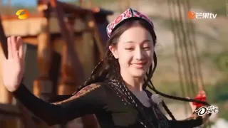 Dilraba Dilmurat | Dancing a Hometown Dance (Xinjiang) 💃