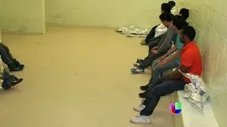 La realidad de las "hieleras" o celdas de la patrulla fronteriza -- Noticiero Univisión