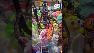 FNAF Plush Inside Arcade Machine 😧 #shorts #arcade #clawmachine #fnaf