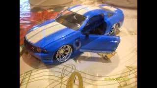 Ford Mustang 2010 MUSCLE CARS Scale 1:24