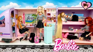 Muñecas Princesas Rutina de Viaje en Tren y Nuevos Dormitorios Barbie