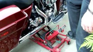 Using a motorcycle jack 1