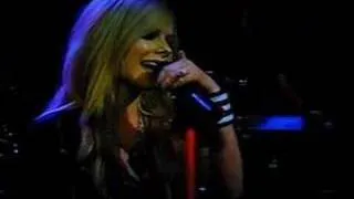 avril no Craig Ferguson cantando wyg