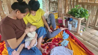 Wife sells vegetables. The husband does housework and looks after the baby/Young couple Vu & Chuyen