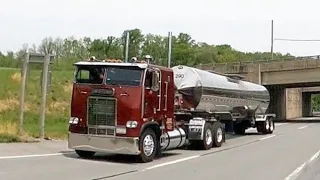 SOUND up! everyone loves a cabover!#Marmon #peterbilt #kw 379 #flatglass #truckspotting #717