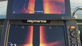 Echosonda Raymarine Axiom 9 vs Raymarine Element 9 Side Imaging