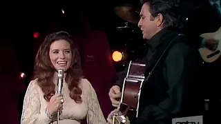 Johnny Cash & June Carter - It Ain't Me Babe(The Johnny Cash Show 720p)