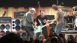 Pearl Jam with Neil Young - Rockin in the free world live Toronto 2011