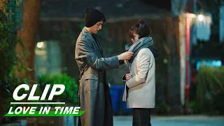 Zhengyu Wraps Scarf Around Jialan | Love in Time EP06 | 我的秘密室友 | iQIYI