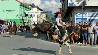 Atrakcija i lijepi konji na defielu kroz Donji Vakuf, Ajvatovica 2021.