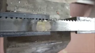 Saldobrasatura di una lama per sega a nastro - welding a band saw