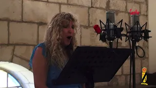 La soprano, Juani Díaz.  Cerca de ti señor