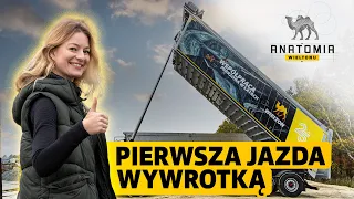 Iwona Blecharczyk testuje wywrotkę Wieltonu do szybkich rozładunków