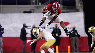 Bama RB Najee Harris posterizes defender with high hurdle along the sideline to pick up 53 yards