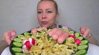 МУКБАНГ МАКАРОНЫ С СОСИСКАМИ, ОВОЩИ/Mukbang еда на камеру/Русский мукбанг/не АСМР/