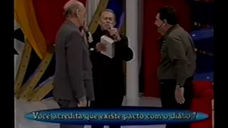 Programa do Ratinho - Padre Quevedo X Papa do Diabo - 17/07/2001