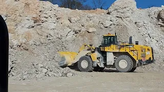 Komatsu WA600 vs Massive Boulder