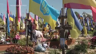 Kharkiv residents honor fallen soldiers