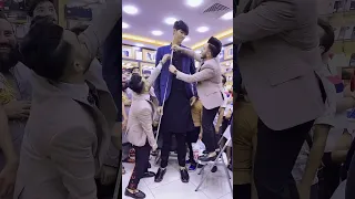 Measure of Long Height man😂😅 www.zamelect.ae Watch❤️Video and enjoy🥰#Abdul Ghafoor#Muhammad_Shakoor