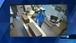 Sheriff: Reward offered after man locks up clerk in City Hall robbery