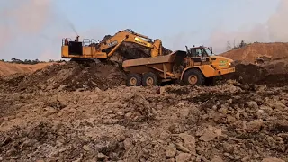 KOMATSU PC 800 LOADING CAT 740 SWAP PC 1250 VS HD 465