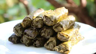 LEBANESE VEGETARIAN STUFFED GRAPE LEAVES (WARAK ENAB BI ZEIT)