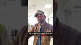 Gerard Butler | SO FUNNY! Gerry's HILARIOUS message to a fan at Edinburgh airport!