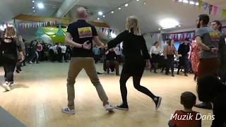 Danse bretonne : demi-finale Kas a-barzh mode Carnac avec Le Houédec/Catrou à Larmor Plage 2021