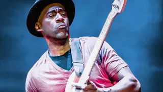 MARCUS MILLER 🎸ft LISA FISCHER🎤❤️MessageInABottle @BlueNoteNYC