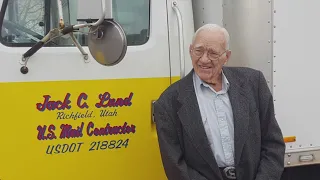 91-year-old mailman retires after 69 years with perfect record