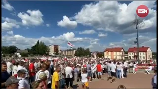 А вы за чьи деньги сюда пришли? Хомич пообщался с митингующими слонимчанами