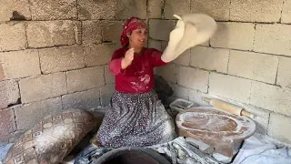 Van’da 14 Yaşında Evlenen Ablanın Ekmek Parası Hikayesi | Mis Gibi Tandır Tabtaba Ekmeği ! 😍