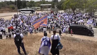 Thousands march in Sderot calling for Israel to reoccupy Gaza once the war is over