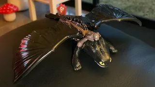 How to train your dragon 2 McDonald’s hiccup & toothless happy meal toy